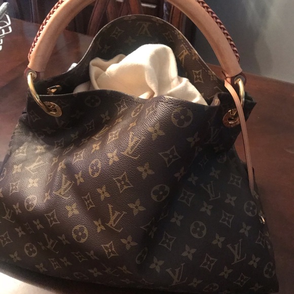 Authentic Louis Vuitton Artsy Mm Tote Bag has been authenticated by Posh mark - Picture 1 of 17